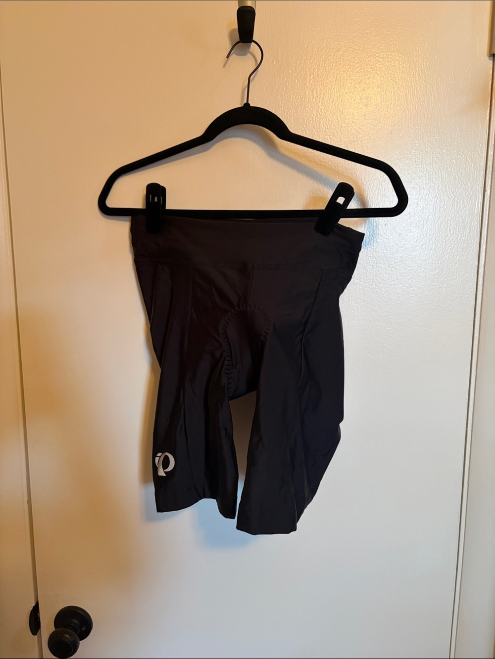 Pearl Izumi Black Women's Cycling Shorts with Subtle Logo